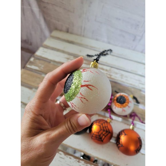 Eyeball spider web ball ornament Halloween tree de - Picture 6 of 7